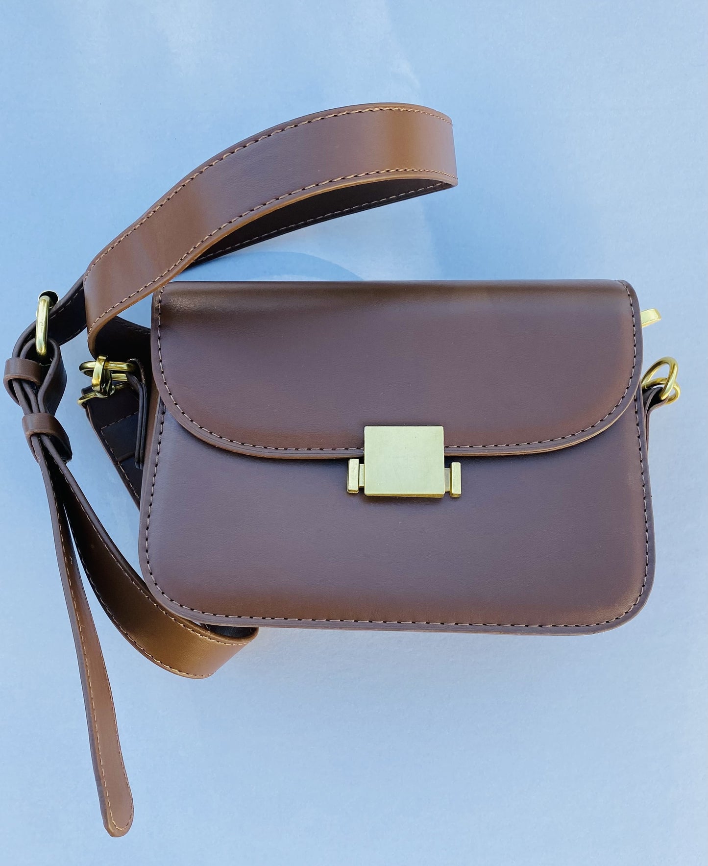 Urban Messenger Bag in Dark Brown